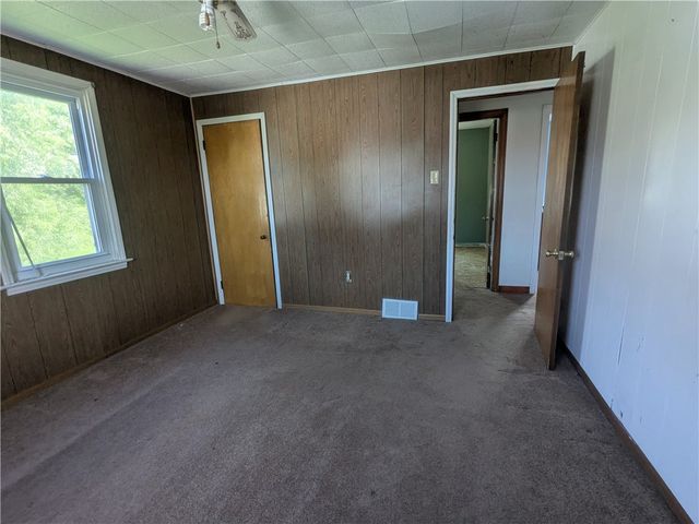 164 6th Ave, Aliquippa, PA 15001