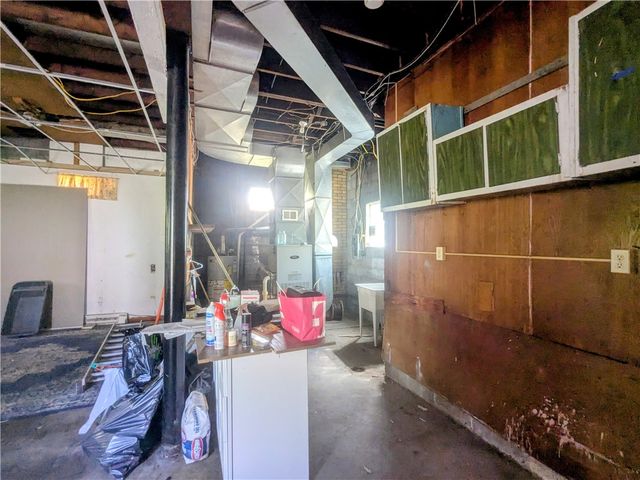 164 6th Ave, Aliquippa, PA 15001