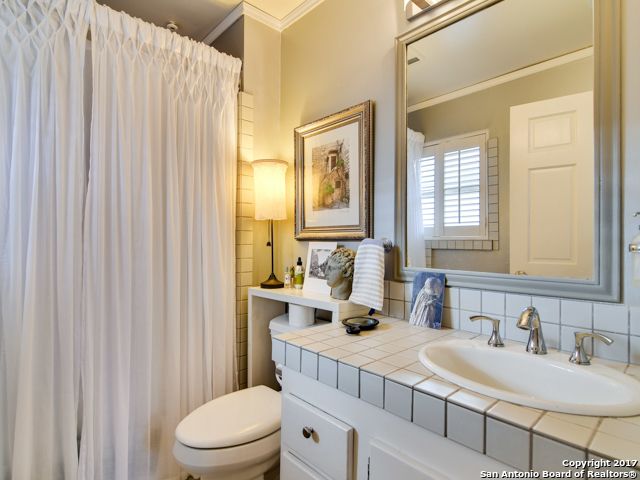 134 W Summit Ave, San Antonio, TX 78212