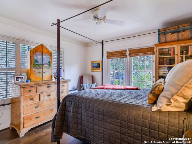 134 W Summit Ave, San Antonio, TX 78212