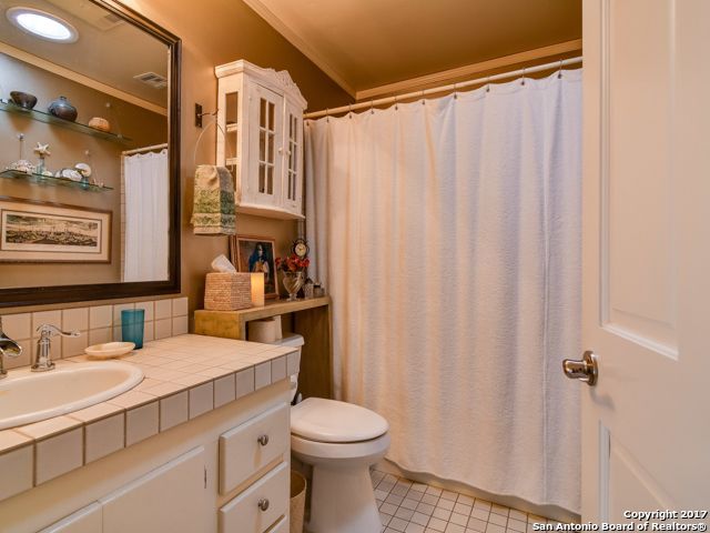 134 W Summit Ave, San Antonio, TX 78212