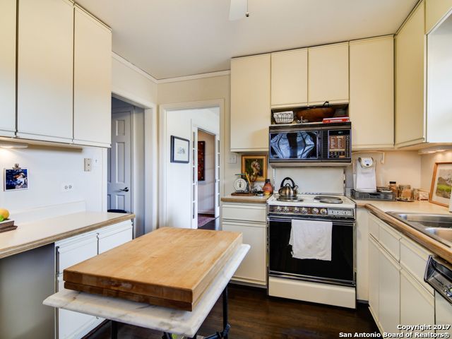 134 W Summit Ave, San Antonio, TX 78212