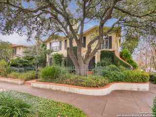 134 W Summit Ave, San Antonio, TX 78212