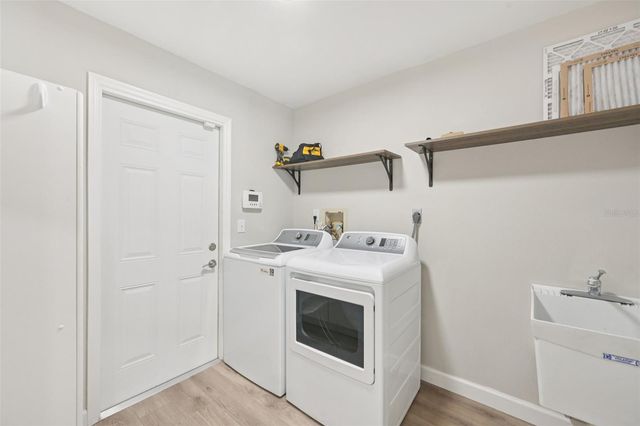 5495 CYNTHIA LANE, Sarasota, FL 34235