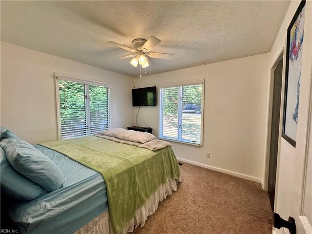 6 Foxcroft RD, Williamsburg, VA 23188