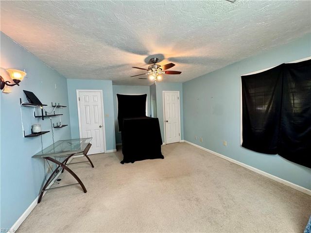 6 Foxcroft RD, Williamsburg, VA 23188
