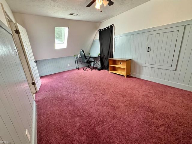 6 Foxcroft RD, Williamsburg, VA 23188