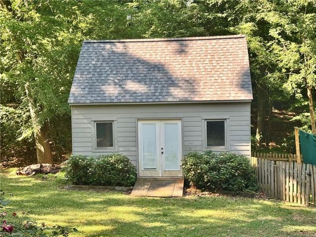 6 Foxcroft RD, Williamsburg, VA 23188