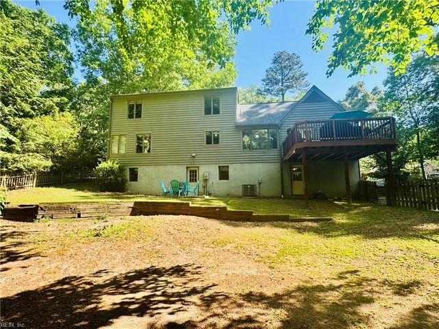 6 Foxcroft RD, Williamsburg, VA 23188