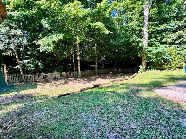 6 Foxcroft RD, Williamsburg, VA 23188