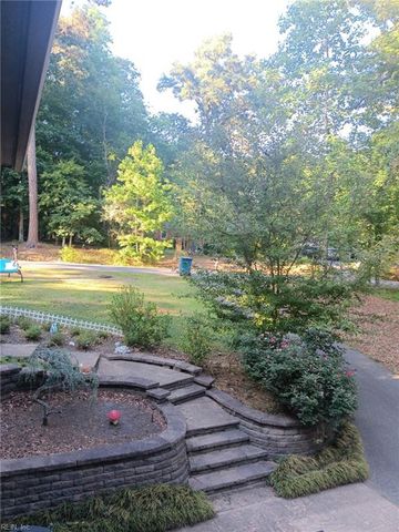 6 Foxcroft RD, Williamsburg, VA 23188