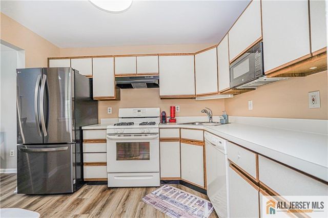 2809 Ridgefield Court, Helmetta, NJ 08828
