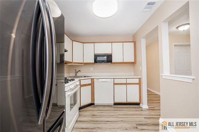 2809 Ridgefield Court, Helmetta, NJ 08828