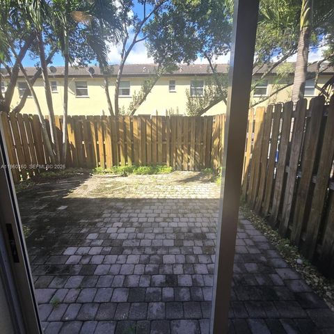 9031 SW 227th St 5, Cutler Bay, FL 33190