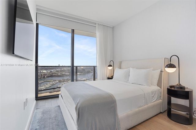 398 NE 5th St 1811, Miami, FL 33132