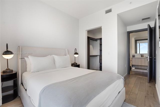 398 NE 5th St 1811, Miami, FL 33132