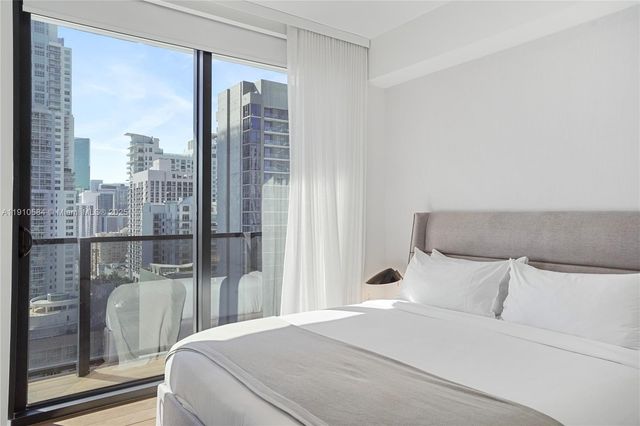 398 NE 5th St 1811, Miami, FL 33132