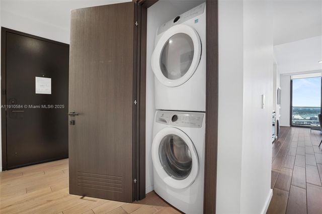 398 NE 5th St 1811, Miami, FL 33132