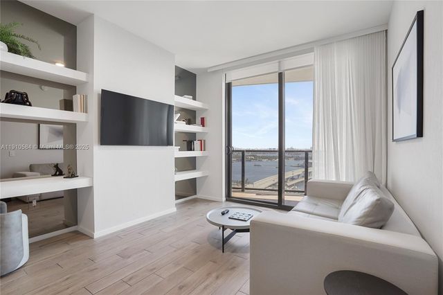 398 NE 5th St 1811, Miami, FL 33132