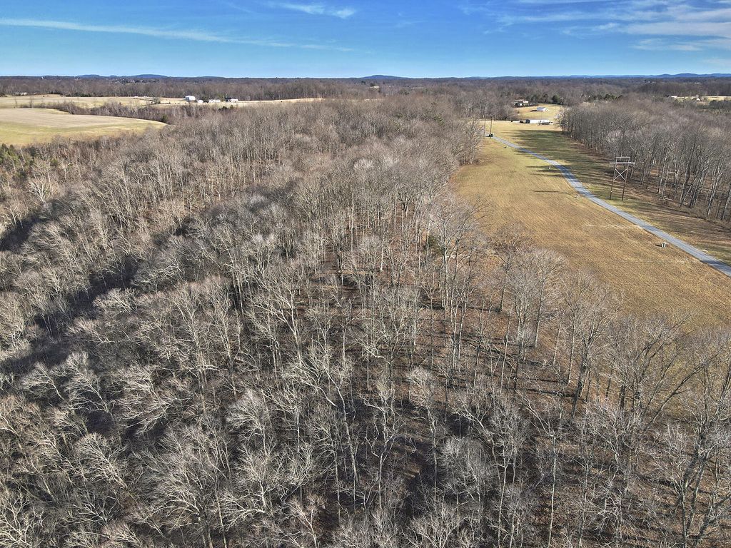 22 Dockery Road, Russell Springs, KY 42642