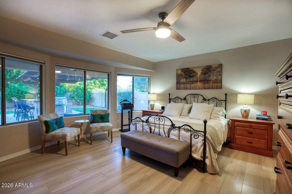 Image 13 of property listing at 5917 E DANBURY Road E, Scottsdale, AZ 85254