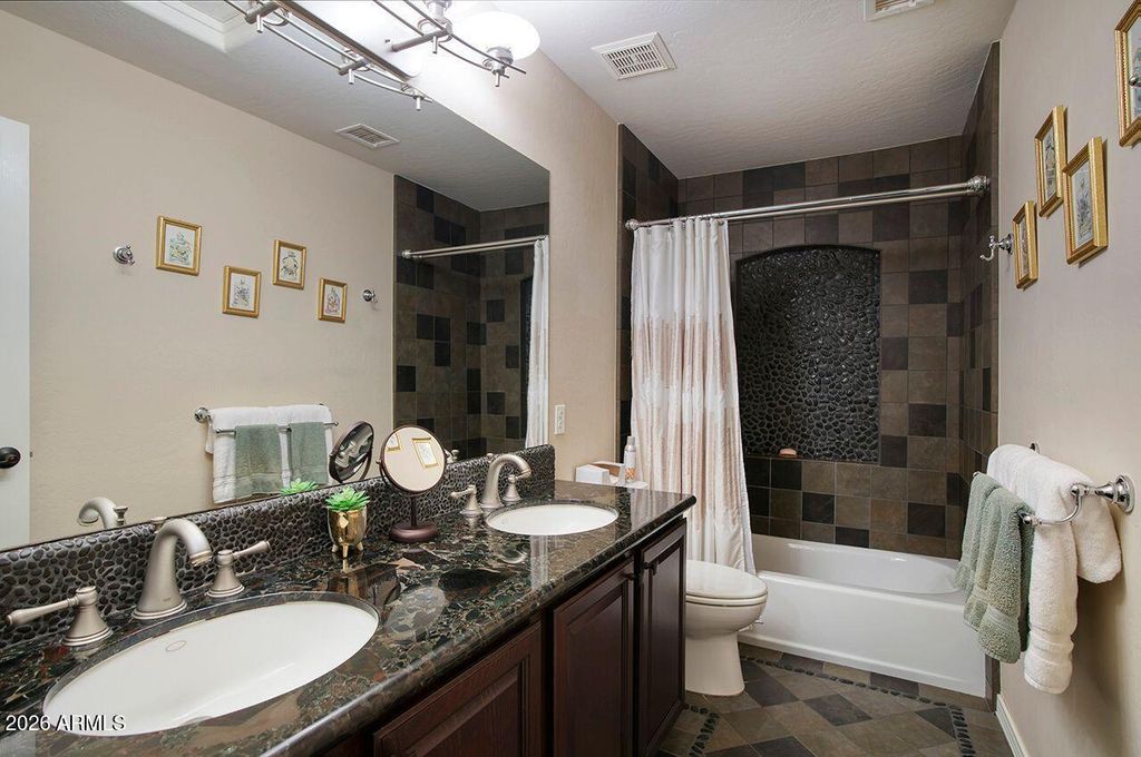 Image 15 of property listing at 5917 E DANBURY Road E, Scottsdale, AZ 85254