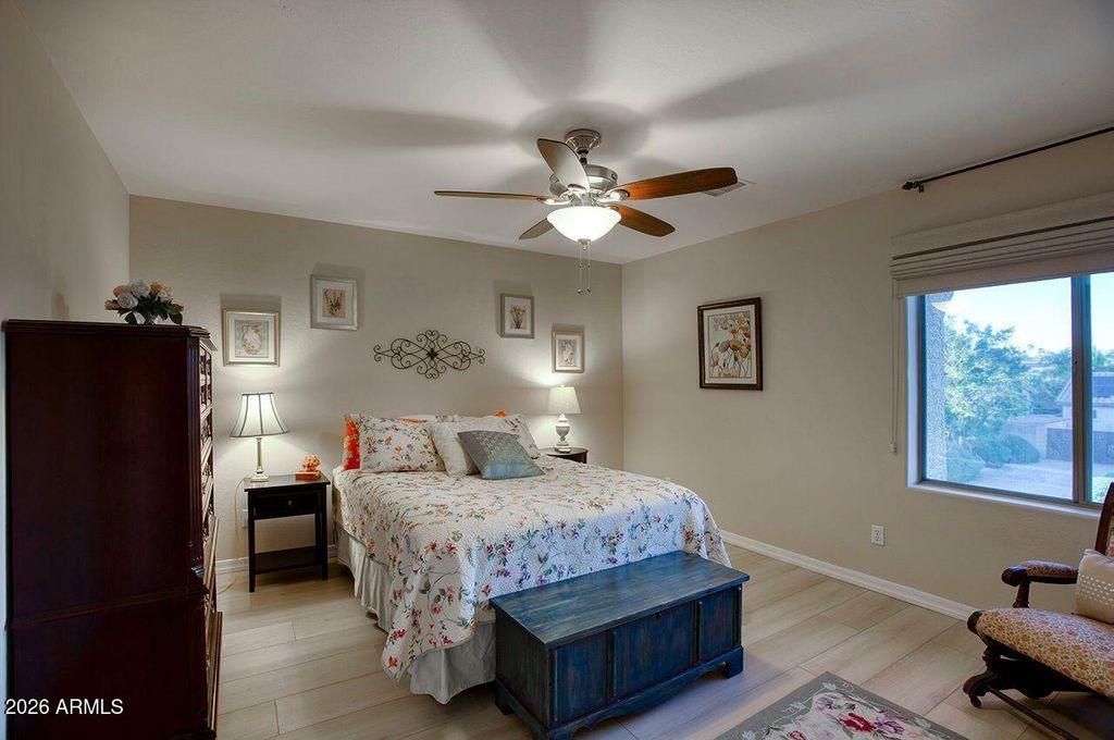 Image 16 of property listing at 5917 E DANBURY Road E, Scottsdale, AZ 85254
