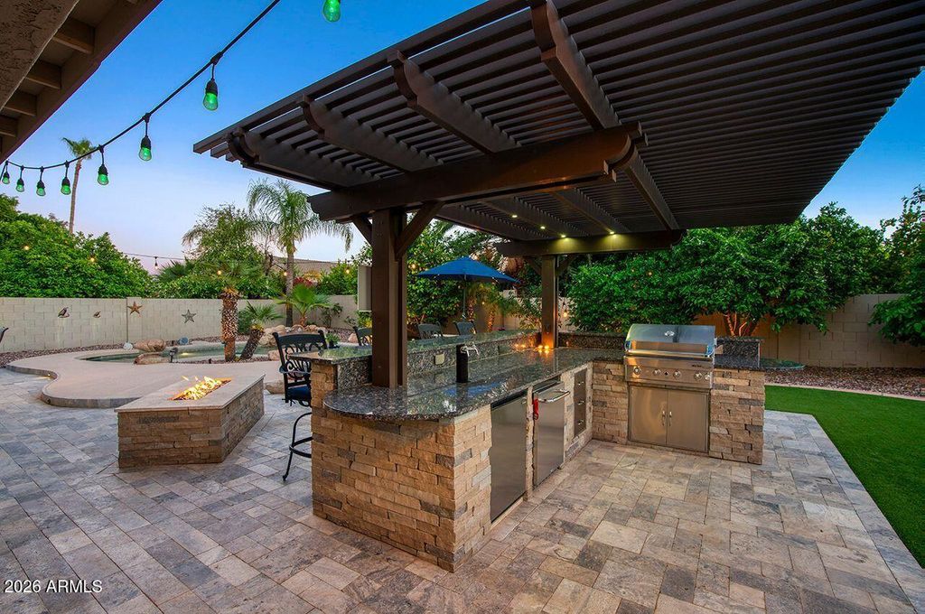 Image 25 of property listing at 5917 E DANBURY Road E, Scottsdale, AZ 85254