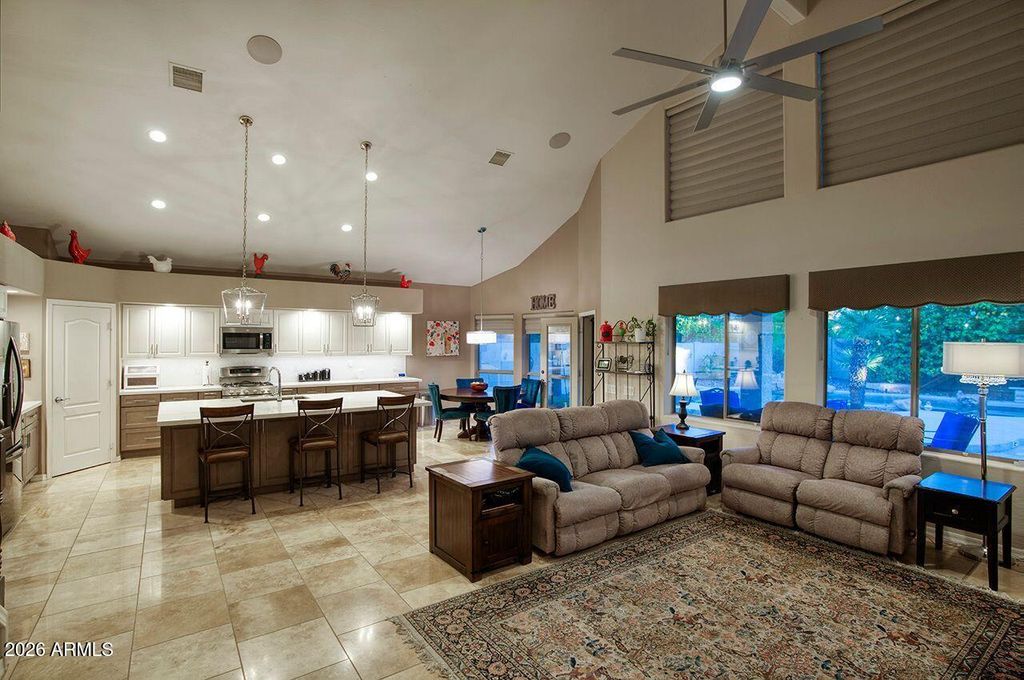 Image 9 of property listing at 5917 E DANBURY Road E, Scottsdale, AZ 85254