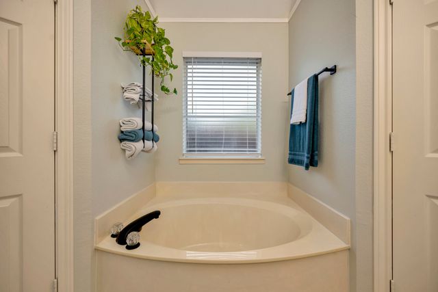 1084 Westgrove Drive, Saginaw, TX 76179