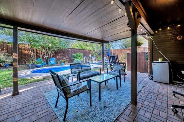 1084 Westgrove Drive, Saginaw, TX 76179