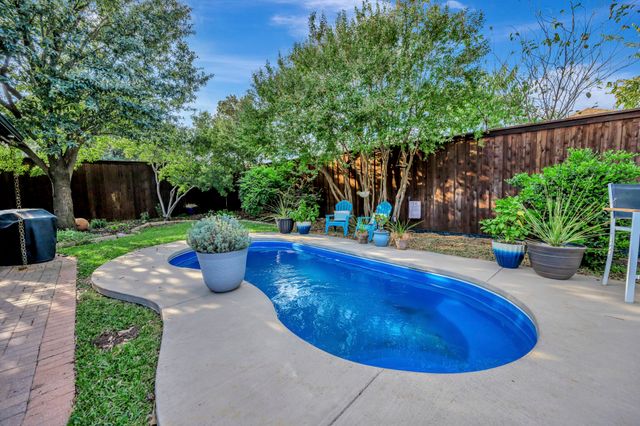 1084 Westgrove Drive, Saginaw, TX 76179