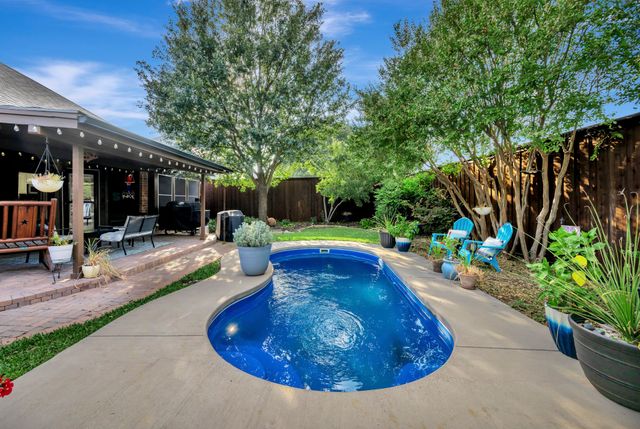 1084 Westgrove Drive, Saginaw, TX 76179