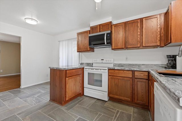 6902 Brian DRIVE, Racine, WI 53402