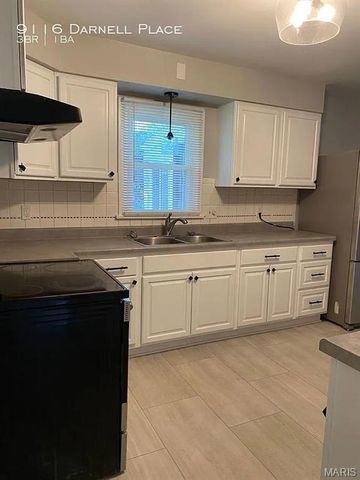 9116 Darnell Place, St Louis, MO 63136