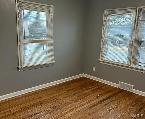 9116 Darnell Place, St Louis, MO 63136