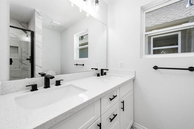 2018 Hampton Street A, Houston, TX 77088