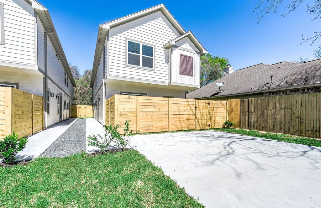2018 Hampton Street A, Houston, TX 77088