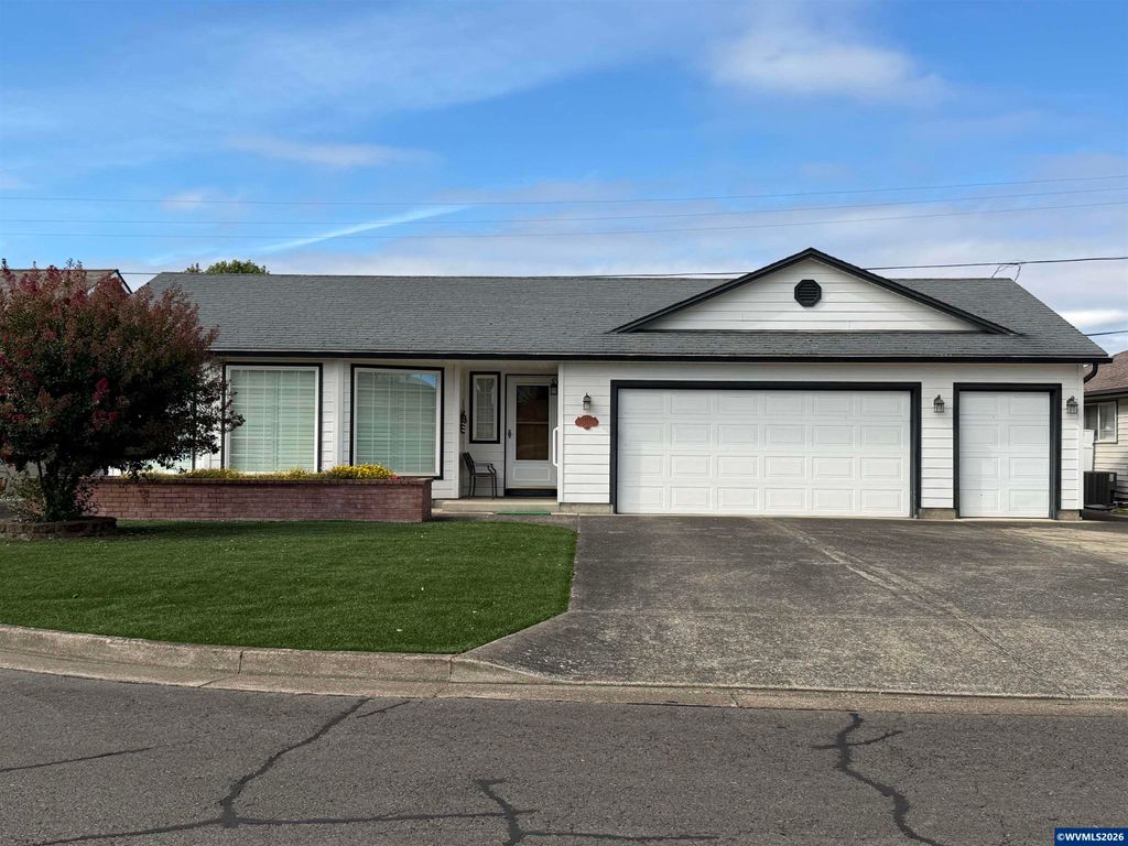 1397 Heather Wy, Woodburn, OR 97071