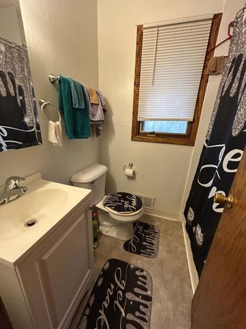 331-333 S McKnight Road, Saint Paul, MN 55119