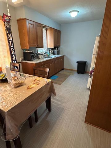 331-333 S McKnight Road, Saint Paul, MN 55119