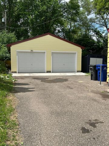 331-333 S McKnight Road, Saint Paul, MN 55119