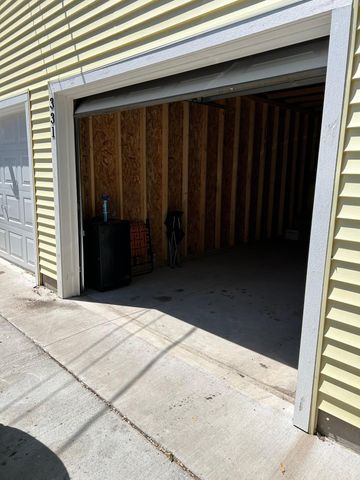 331-333 S McKnight Road, Saint Paul, MN 55119
