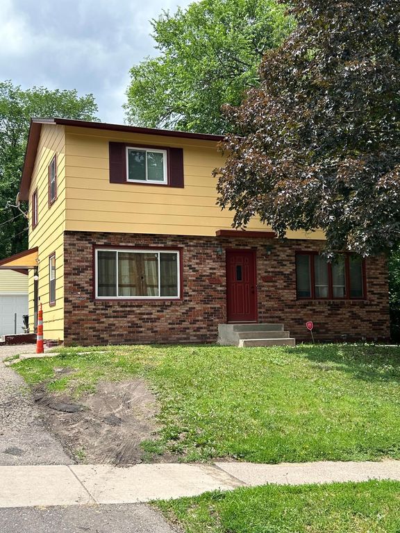 331-333 S McKnight Road, Saint Paul, MN 55119