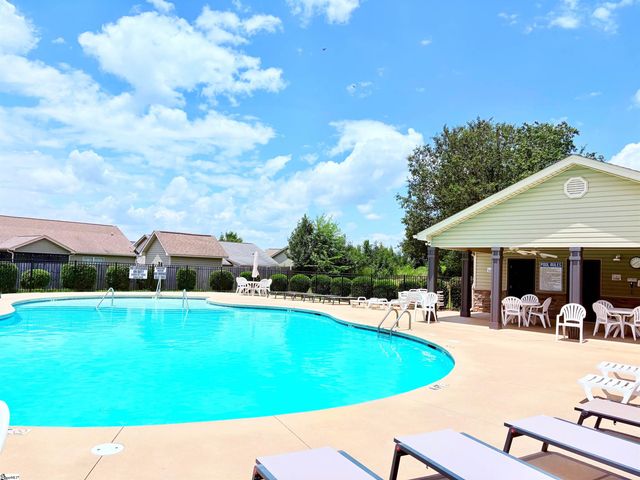 414 Aniken Circle, Boiling Springs, SC 29316