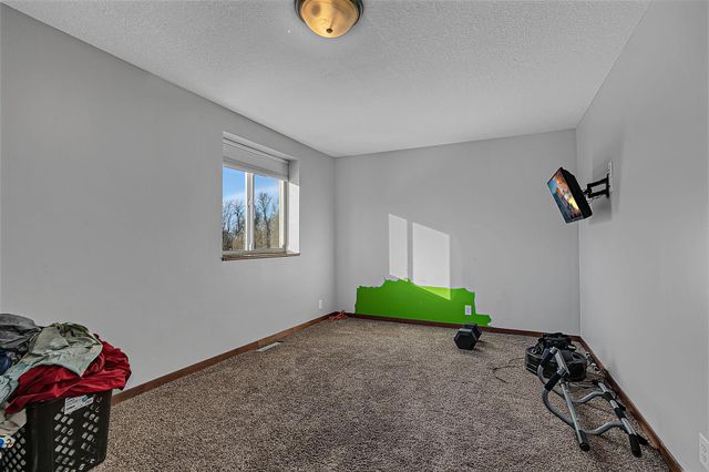 2818 337th Lane NW, Cambridge, MN 55008