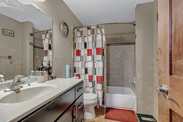 2818 337th Lane NW, Cambridge, MN 55008