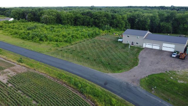 2818 337th Lane NW, Cambridge, MN 55008