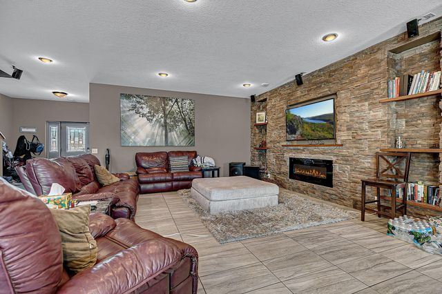 2818 337th Lane NW, Cambridge, MN 55008