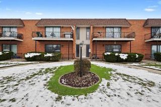 629 N Carroll Parkway 208, Glenwood, IL 60425